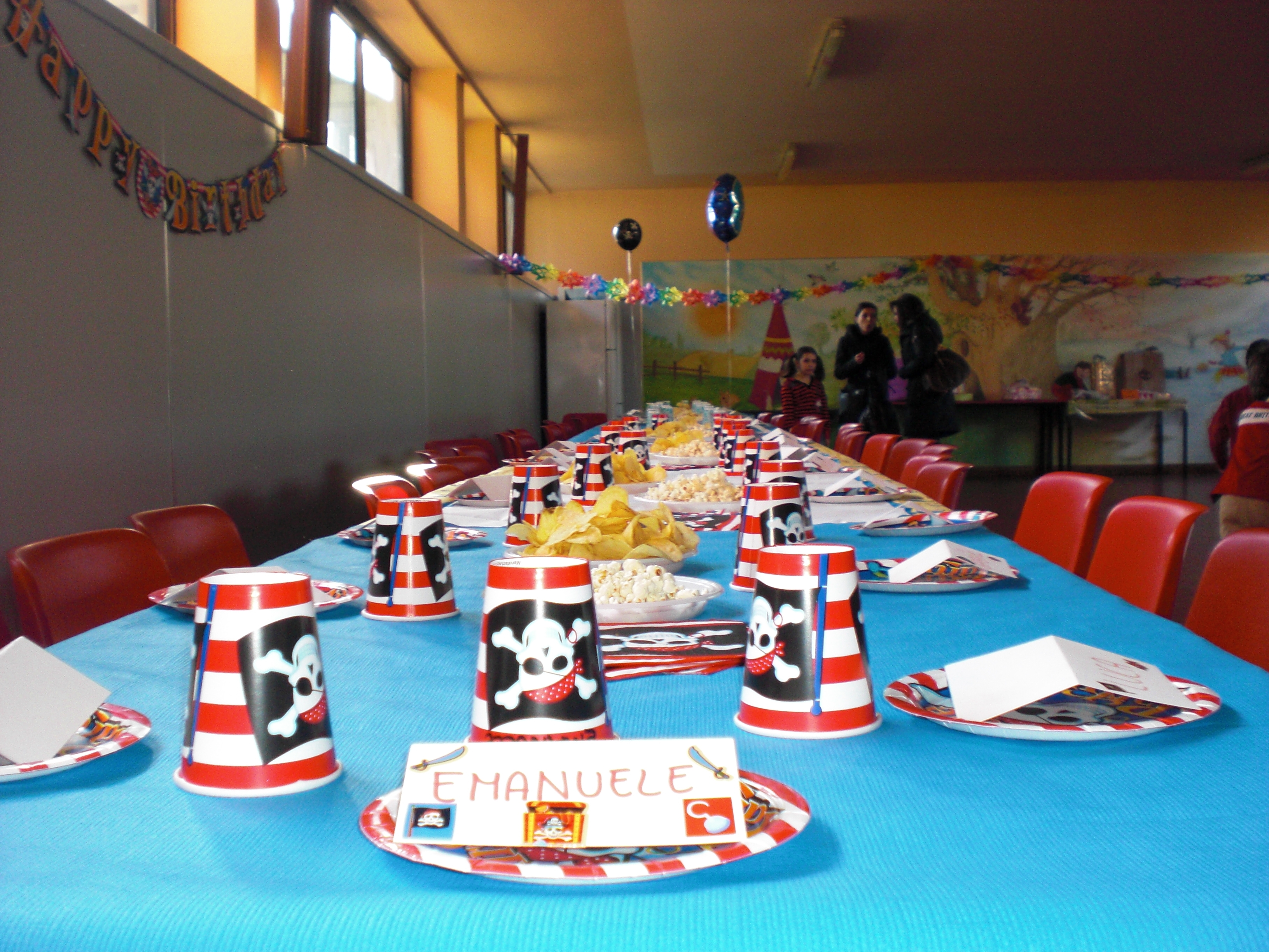 Set di Decorazioni per Feste di Compleanno per Bambini Sfondo e Tovaglia Motivo Pirati per Feste e Temi Fotografici con Motivo Tesoro Bandiera dei Pirati Decorazioni per Bambini Ragazzi e Ragazze